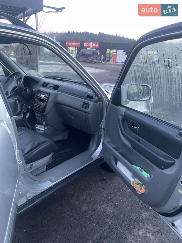 Внедорожник / Кроссовер Honda CR-V 2000 в Яремче