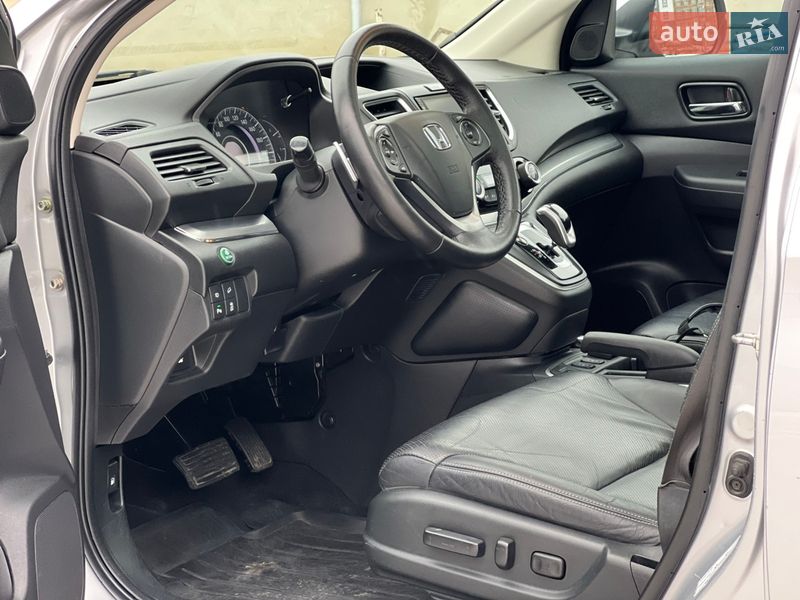 Внедорожник / Кроссовер Honda CR-V 2016 в Ивано-Франковске