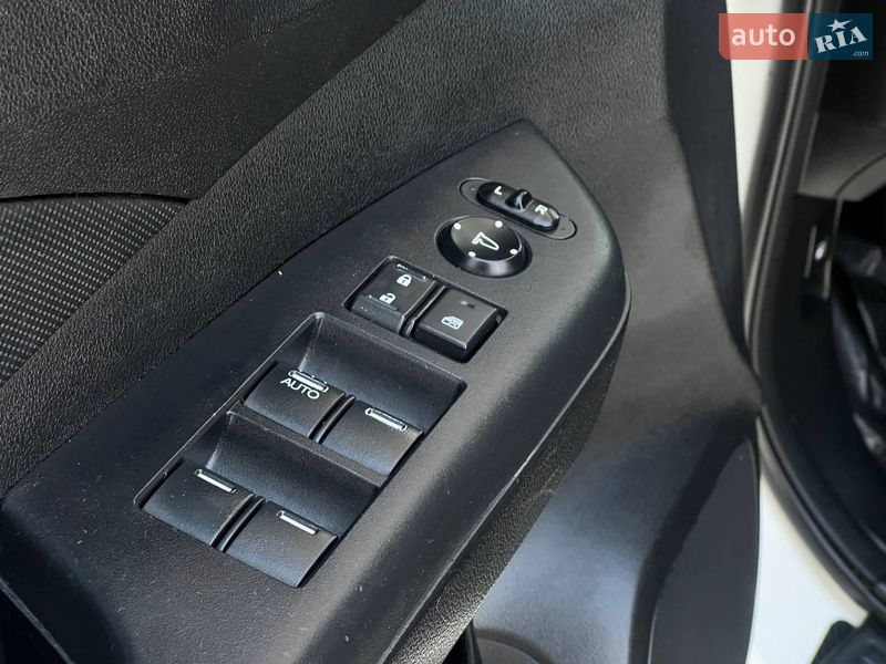 Внедорожник / Кроссовер Honda CR-V 2015 в Ахтырке