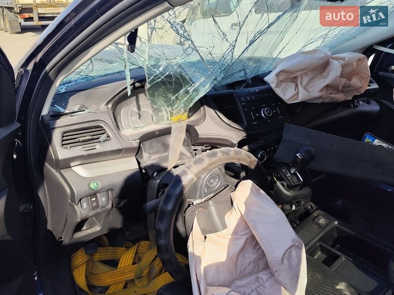 Внедорожник / Кроссовер Honda CR-V 2016 в Каневе фото 6 Внедорожник / Кроссовер Honda CR-V 2016 в Каневе