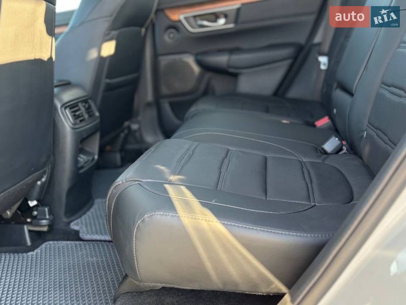 Внедорожник / Кроссовер Honda CR-V 2021 в Киеве