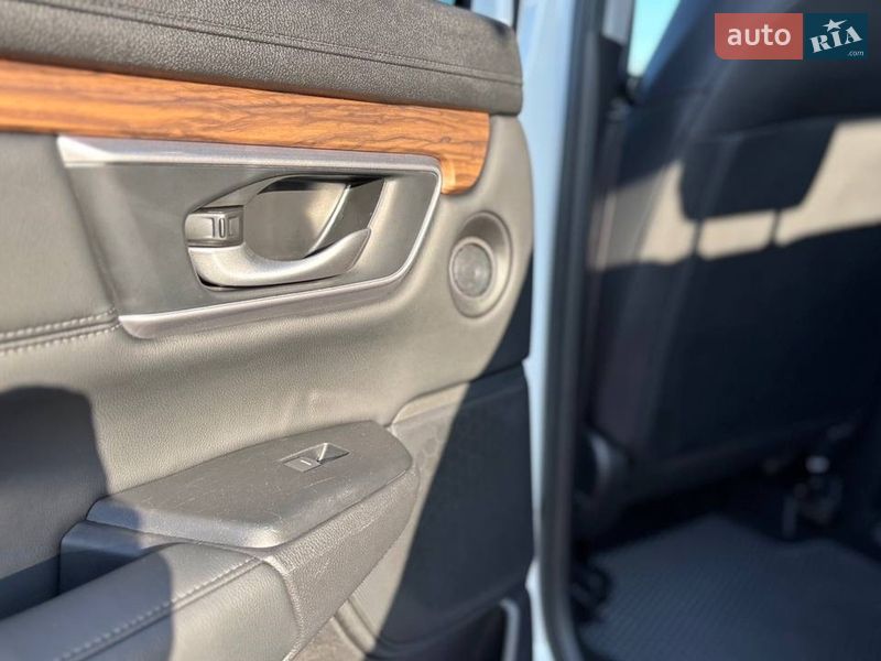 Внедорожник / Кроссовер Honda CR-V 2021 в Киеве