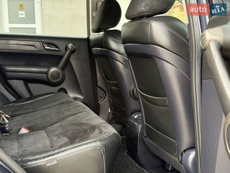 Позашляховик / Кросовер Honda CR-V 2011 в Радивиліві