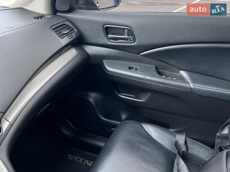 Внедорожник / Кроссовер Honda CR-V 2013 в Полтаве