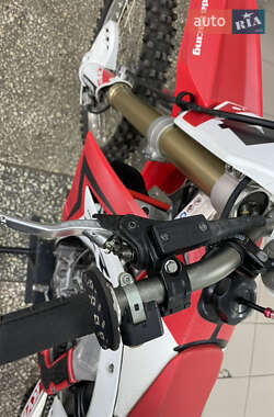 Мотоцикл Кросс Honda CRF 250R 2015 в 