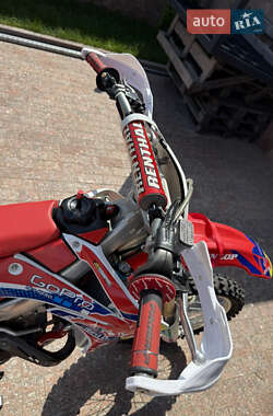 Мотоцикл Кросс Honda CRF 250R 2013 в 