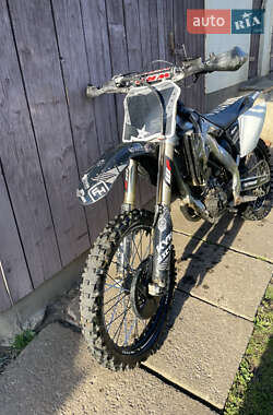 Мотоцикл Кросс Honda CRF 250R 2009 в 