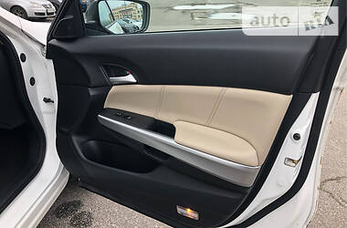 Позашляховик / Кросовер Honda Crosstour 2013 в 