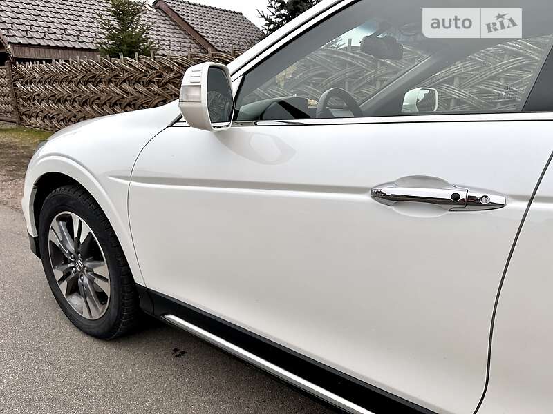 Внедорожник / Кроссовер Honda Crosstour 2013 в Киеве
