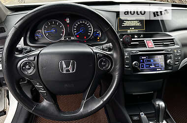 Позашляховик / Кросовер Honda Crosstour 2013 в 