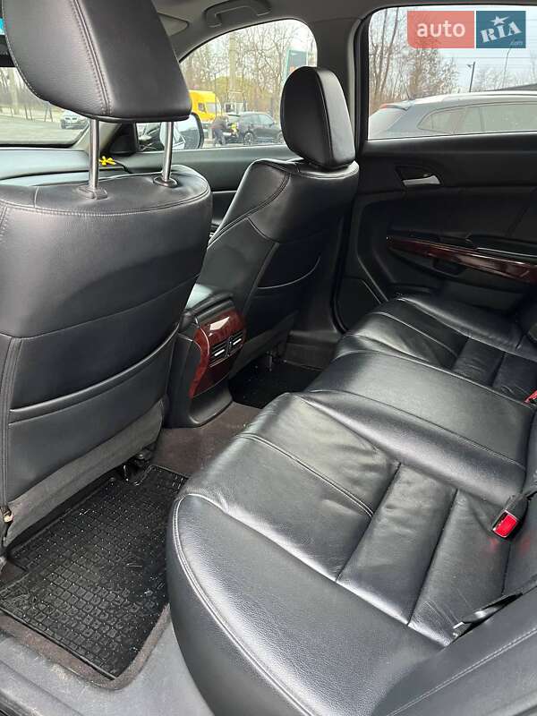 Внедорожник / Кроссовер Honda Crosstour 2011 в Черновцах