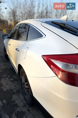 Внедорожник / Кроссовер Honda Crosstour 2013 в 