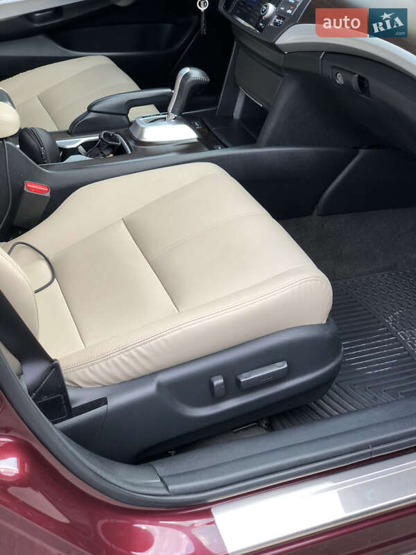 Внедорожник / Кроссовер Honda Crosstour 2012 в Львове