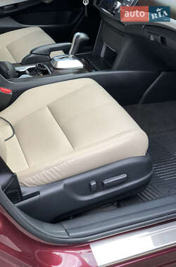 Внедорожник / Кроссовер Honda Crosstour 2012 в 