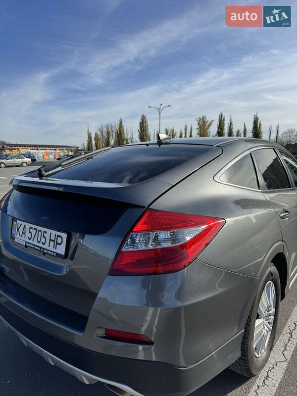 Внедорожник / Кроссовер Honda Crosstour 2014 в Каменец-Подольском