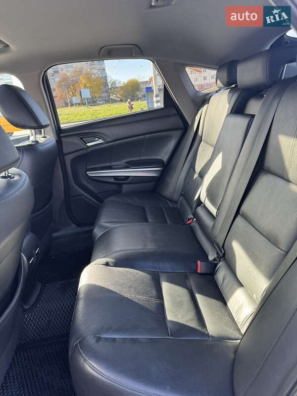 Внедорожник / Кроссовер Honda Crosstour 2014 в Каменец-Подольском