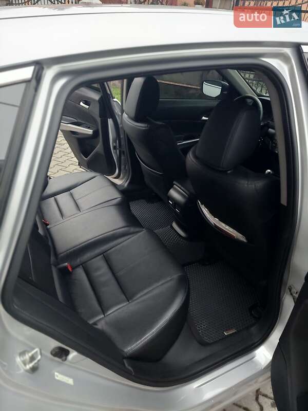 Внедорожник / Кроссовер Honda Crosstour 2014 в Черновцах