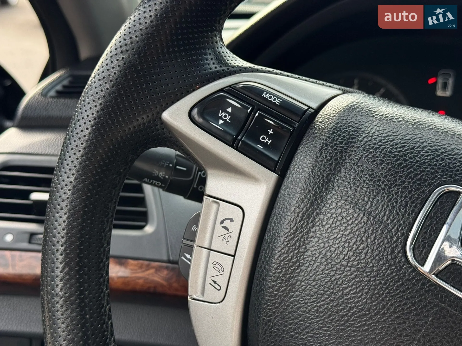2010 Honda Crosstour - мініатюра 28