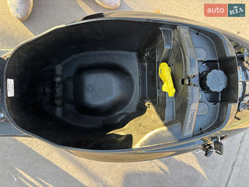 Мопеди Honda Dio AF-27 1996 в Тисмениці