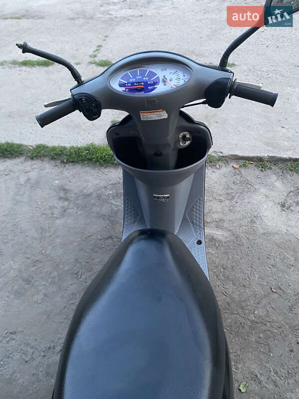 Вантажні моторолери, мотоцикли, скутери, мопеди Honda Dio AF-34 2004 в Радивиліві