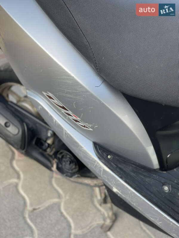 Мопеды Honda Dio AF-68 2011 в Кельменцах