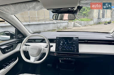Седан Honda e:NP2 2024 в 