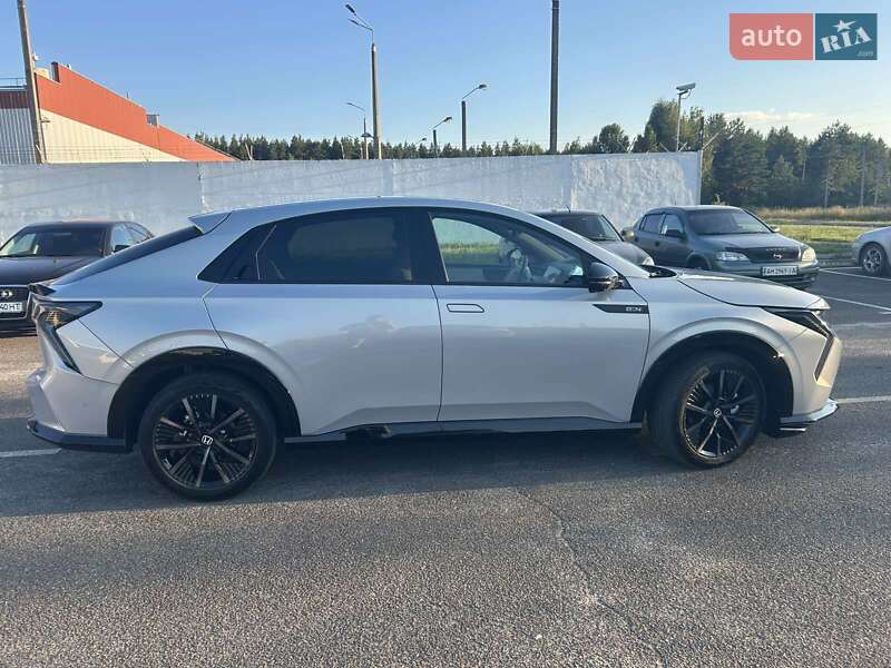 Внедорожник / Кроссовер Honda e:NS2 2024 в Малине