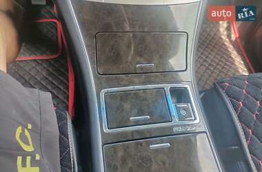 Минивэн Honda Elysion 2012 в 