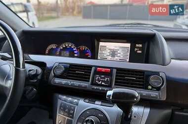 Минивэн Honda Elysion 2011 в 