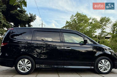 Минивэн Honda Elysion 2012 в 