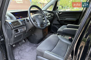 Минивэн Honda Elysion 2012 в 