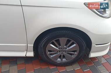Мінівен Honda Elysion 2011 в 