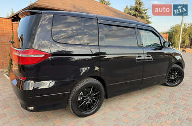 Минивэн Honda Elysion 2012 в 