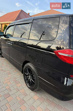 Минивэн Honda Elysion 2012 в 