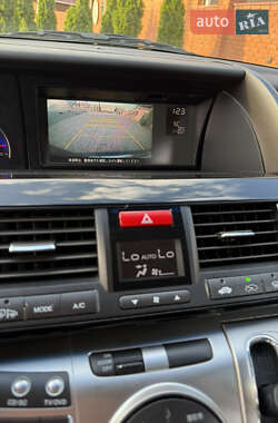 Минивэн Honda Elysion 2012 в 