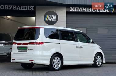 Минивэн Honda Elysion 2011 в 