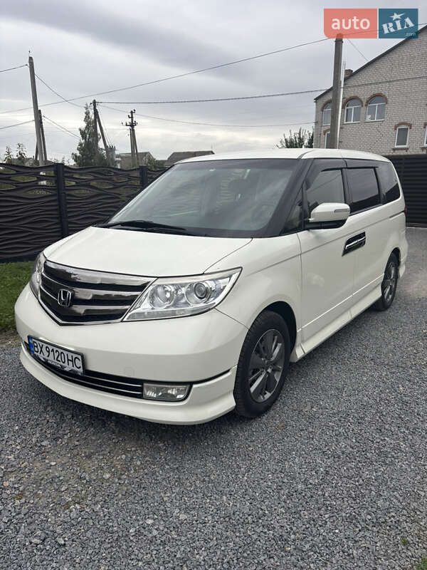 Минивэн Honda Elysion 2011 в 