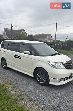 Минивэн Honda Elysion 2011 в 