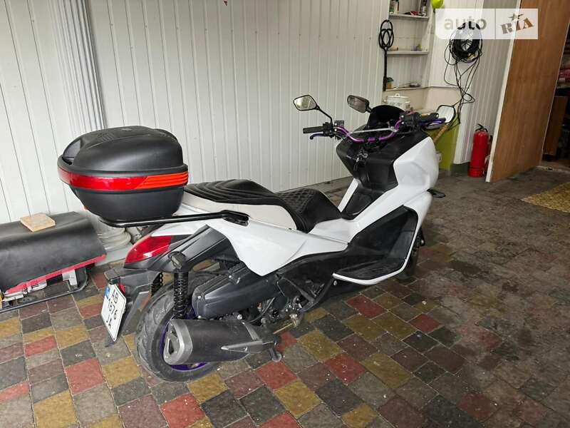 Максі-скутер Honda Faze 250 2012 в Тернополі фото 17 Максі-скутер Honda Faze 250 2012 в Тернополі