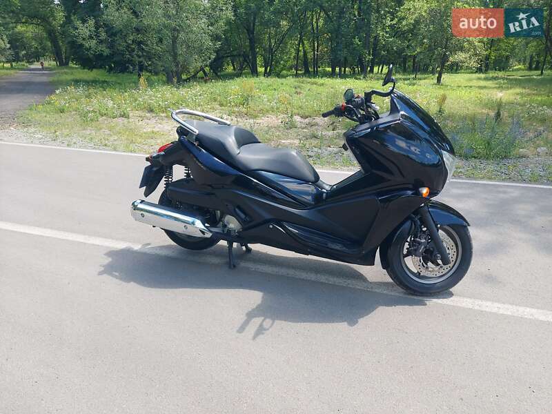 Макси-скутер Honda Faze 250 2011 в Малине