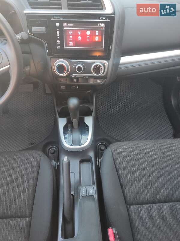 Хэтчбек Honda Fit 2015 в Днепре