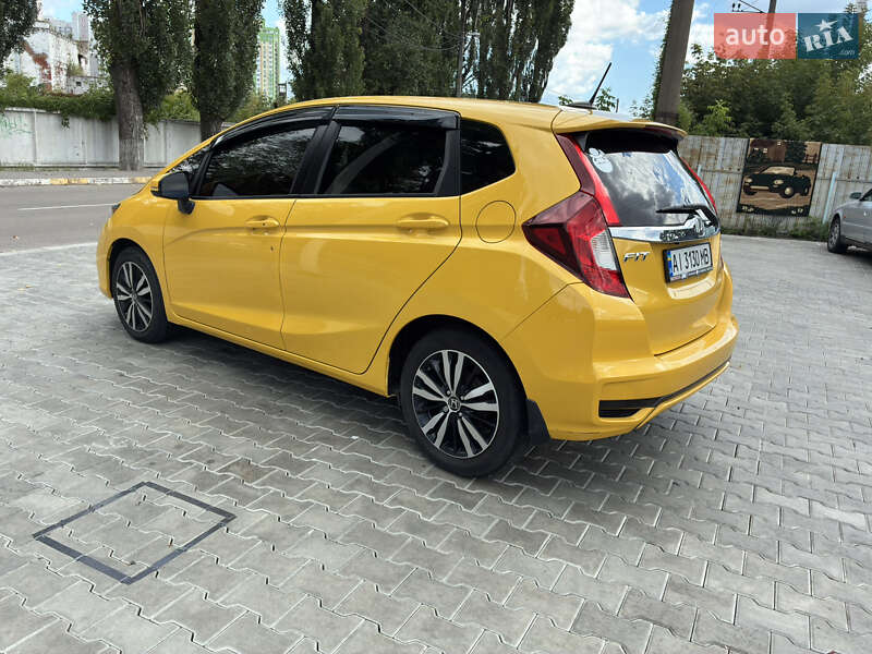 Хэтчбек Honda Fit 2017 в Киеве