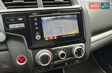 Хэтчбек Honda Fit 2017 в 