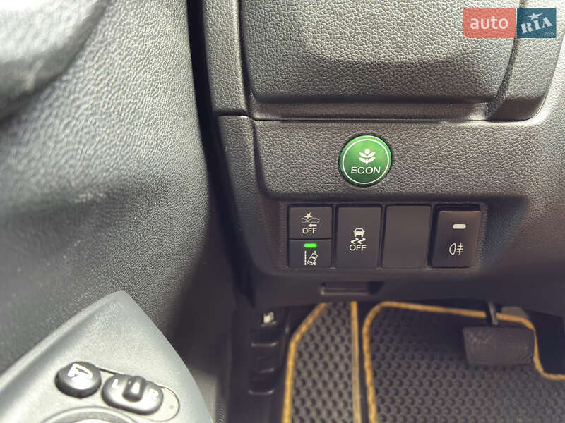 Хэтчбек Honda Fit 2017 в Киеве