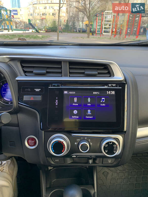 Хэтчбек Honda Fit 2016 в Киеве