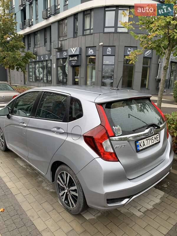 Хэтчбек Honda Fit 2019 в Киеве