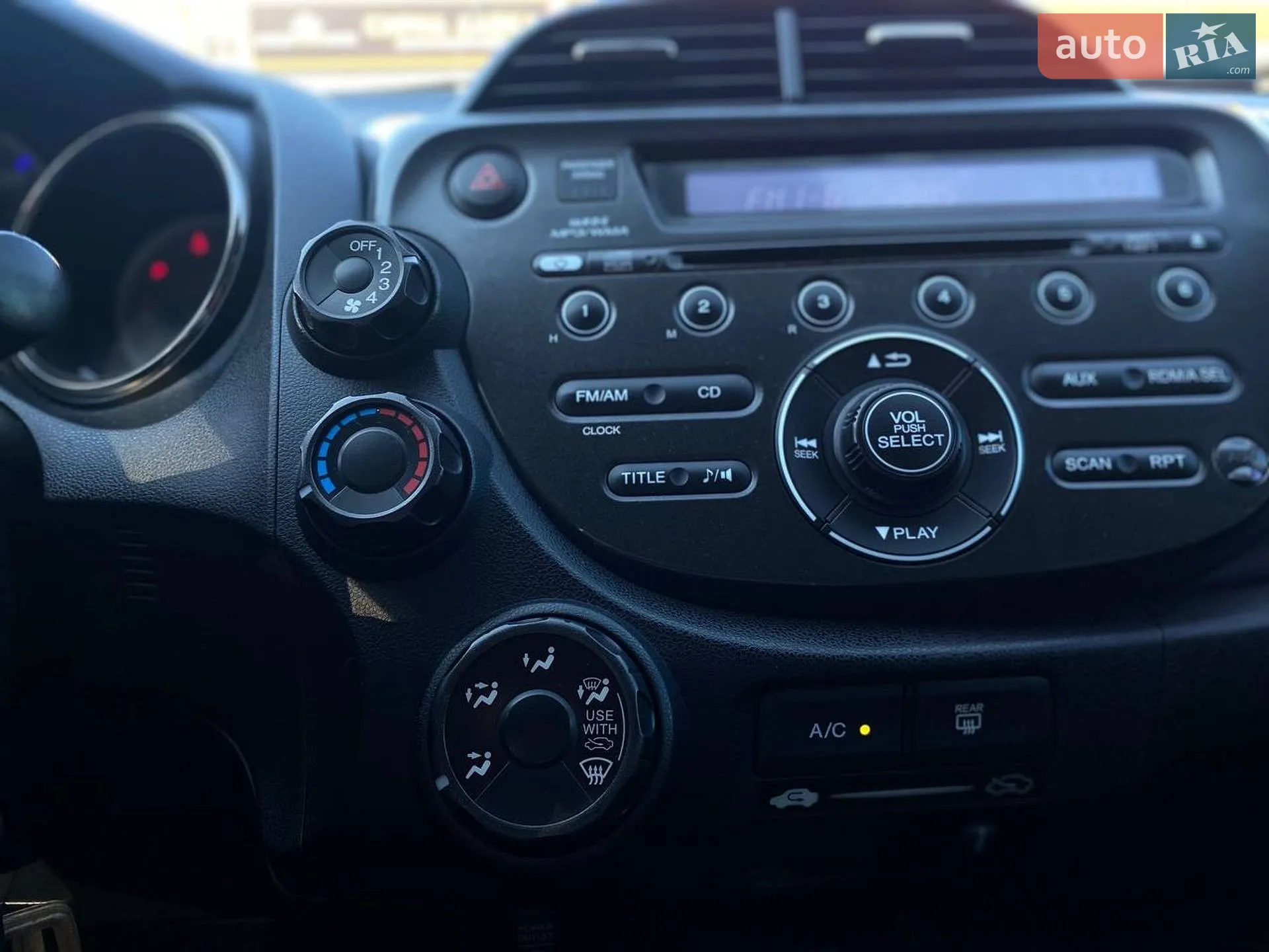 2011 Honda Fit - мініатюра 37