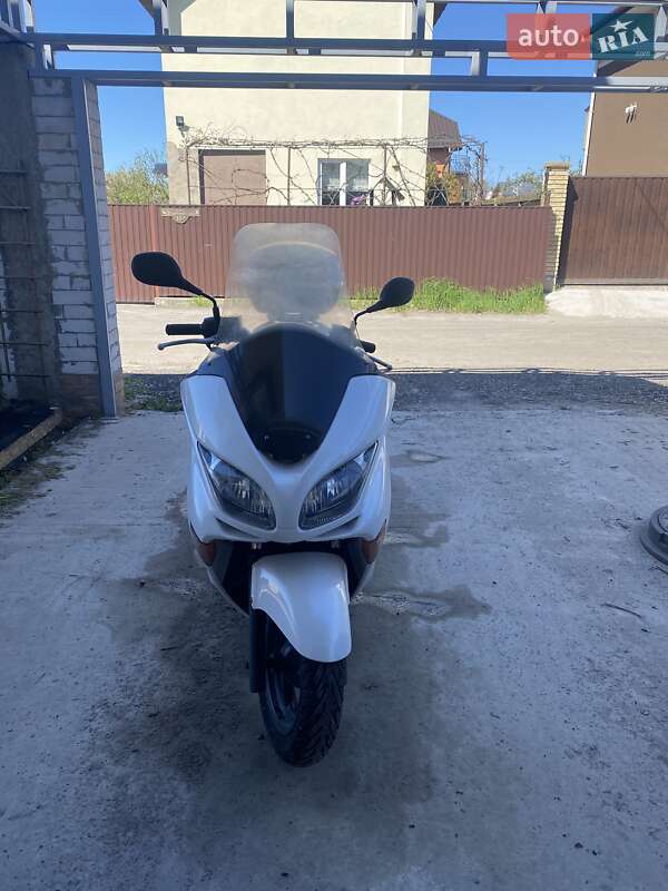 Макси-скутер Honda Forza 250 2008 в Киеве фото 5 Макси-скутер Honda Forza 250 2008 в Киеве