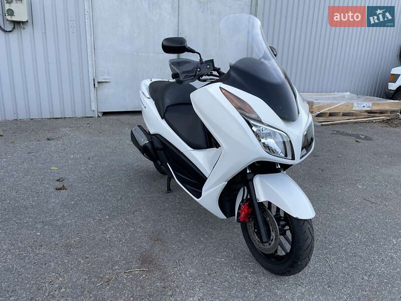Максі-скутер Honda Forza 250 2015 в Дніпрі