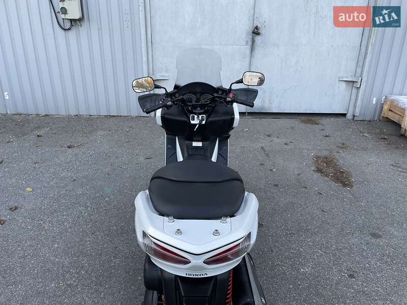 Максі-скутер Honda Forza 250 2015 в Дніпрі